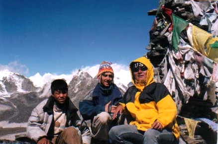 de droite à gauche : Marie, Laurent, Sherpa