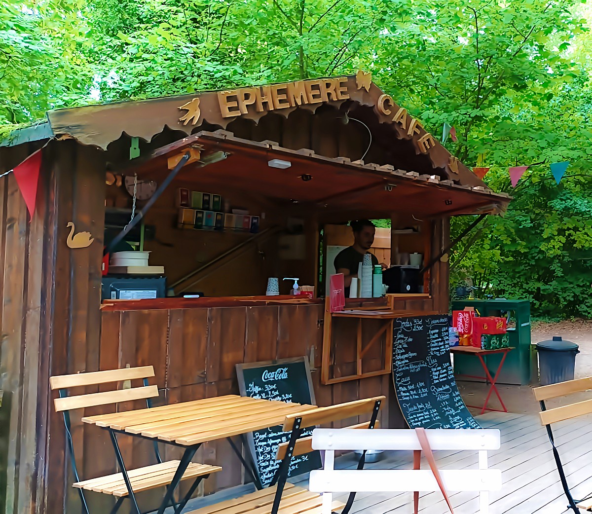 L'Ephémère Café. 800 Rue du Bac 45160 OLIVET.