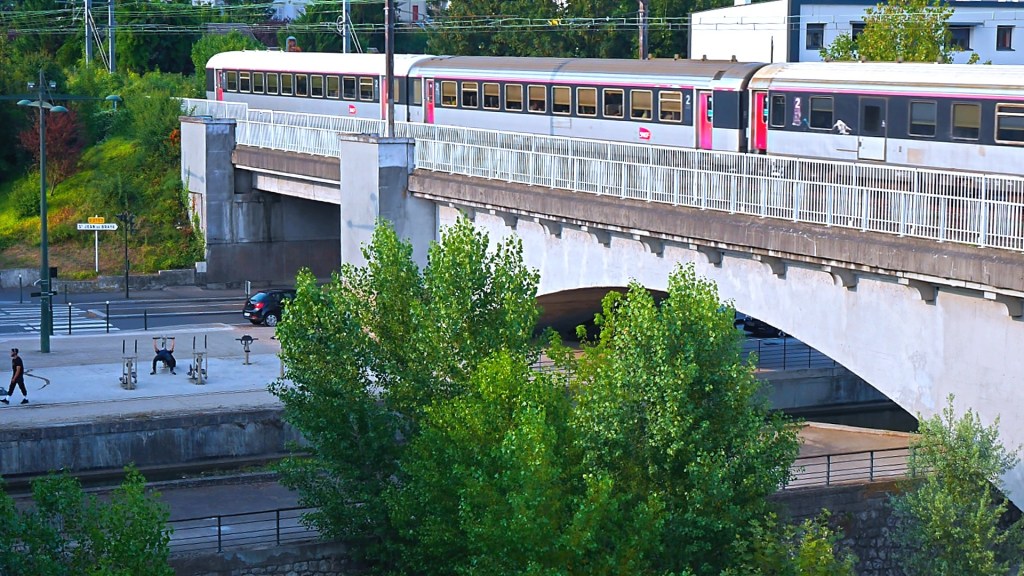 Le Pont de Vierzon de notre enfance… vu du pont&nbsp;Thinat